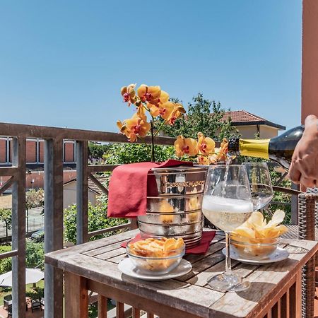 Hotel Gabrini Marina di Massa Dış mekan fotoğraf