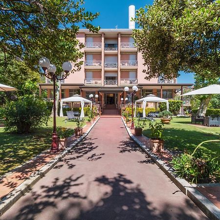 Hotel Gabrini Marina di Massa Dış mekan fotoğraf