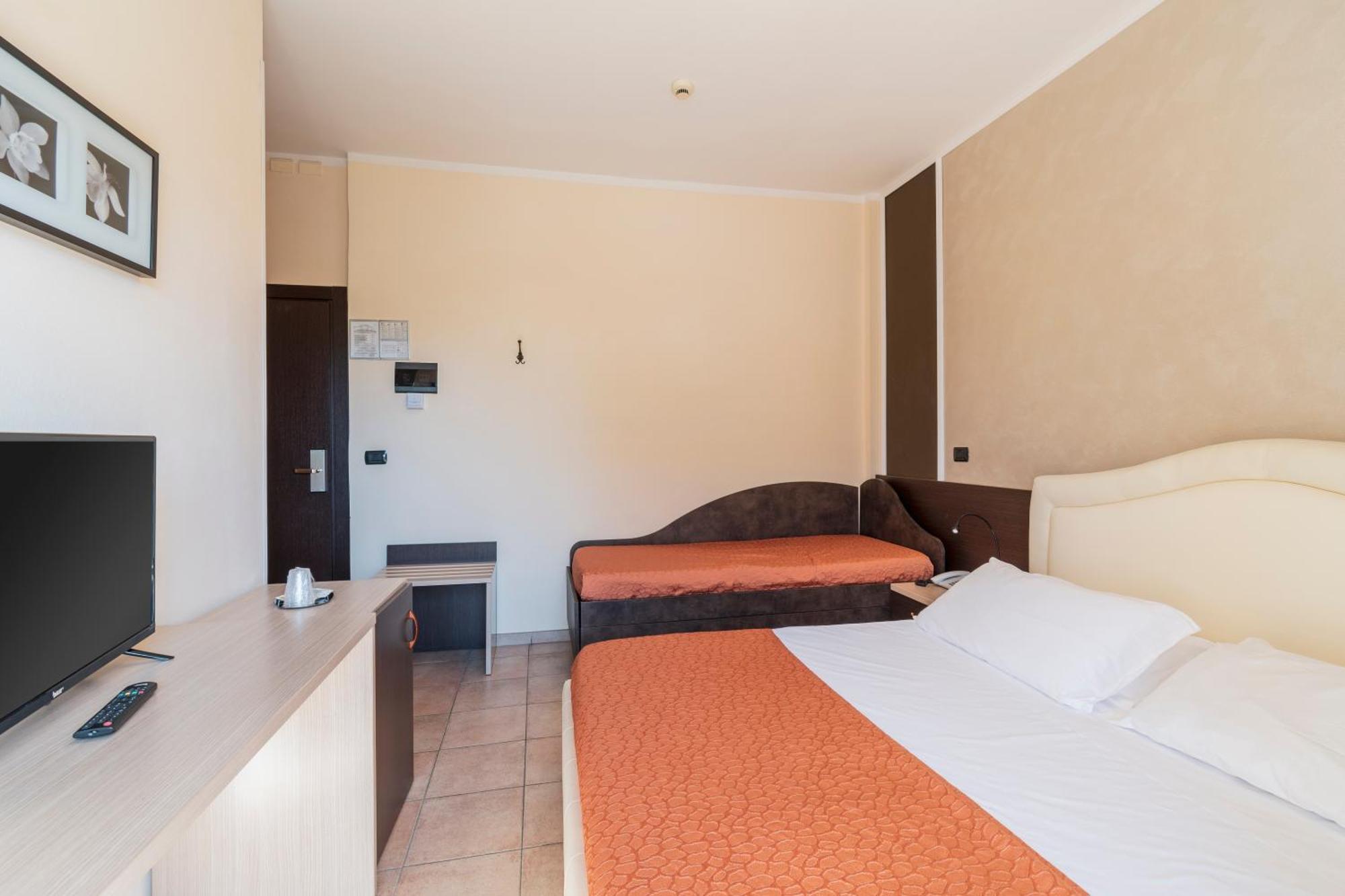 Hotel Gabrini Marina di Massa Dış mekan fotoğraf