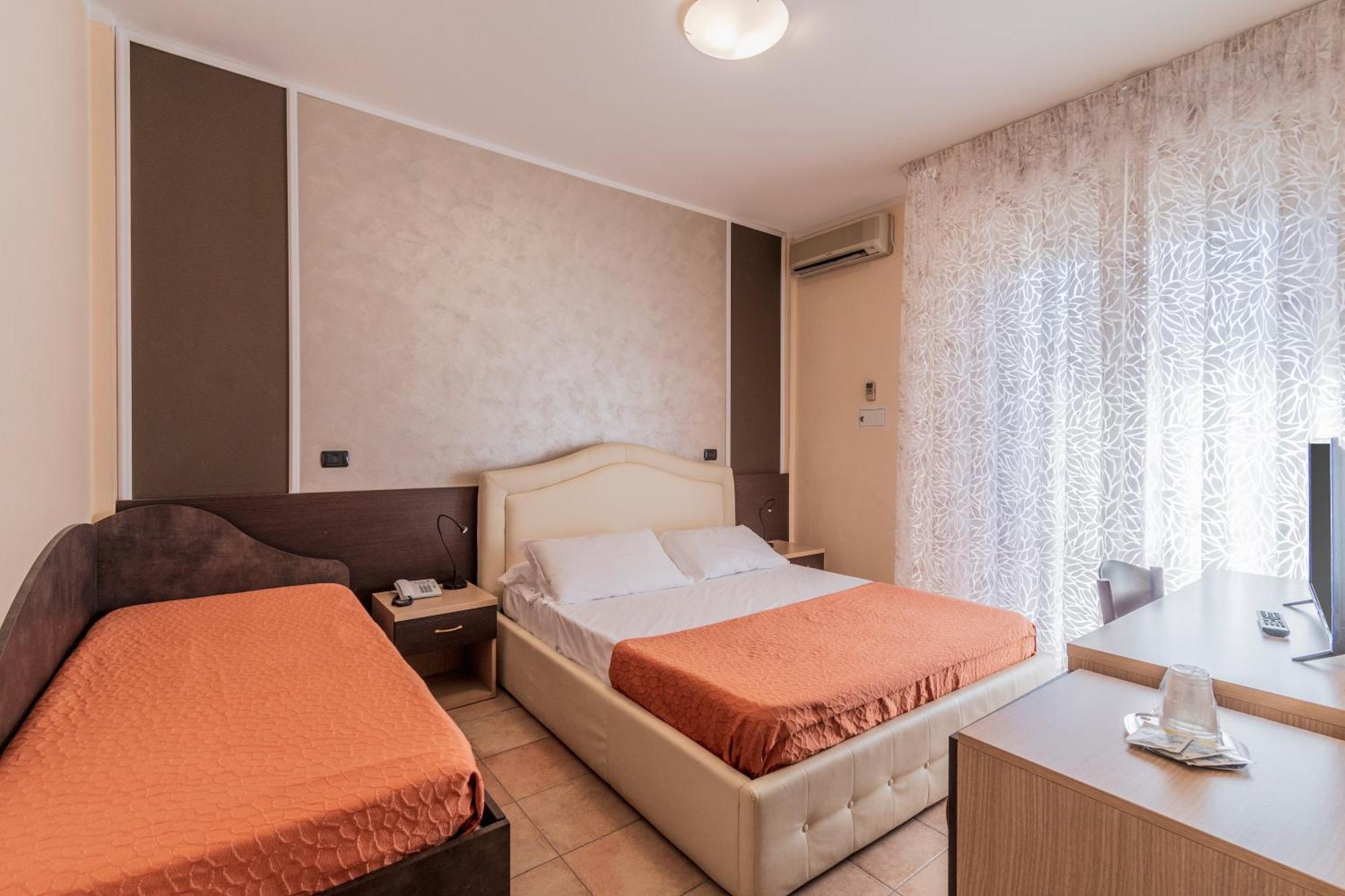 Hotel Gabrini Marina di Massa Dış mekan fotoğraf