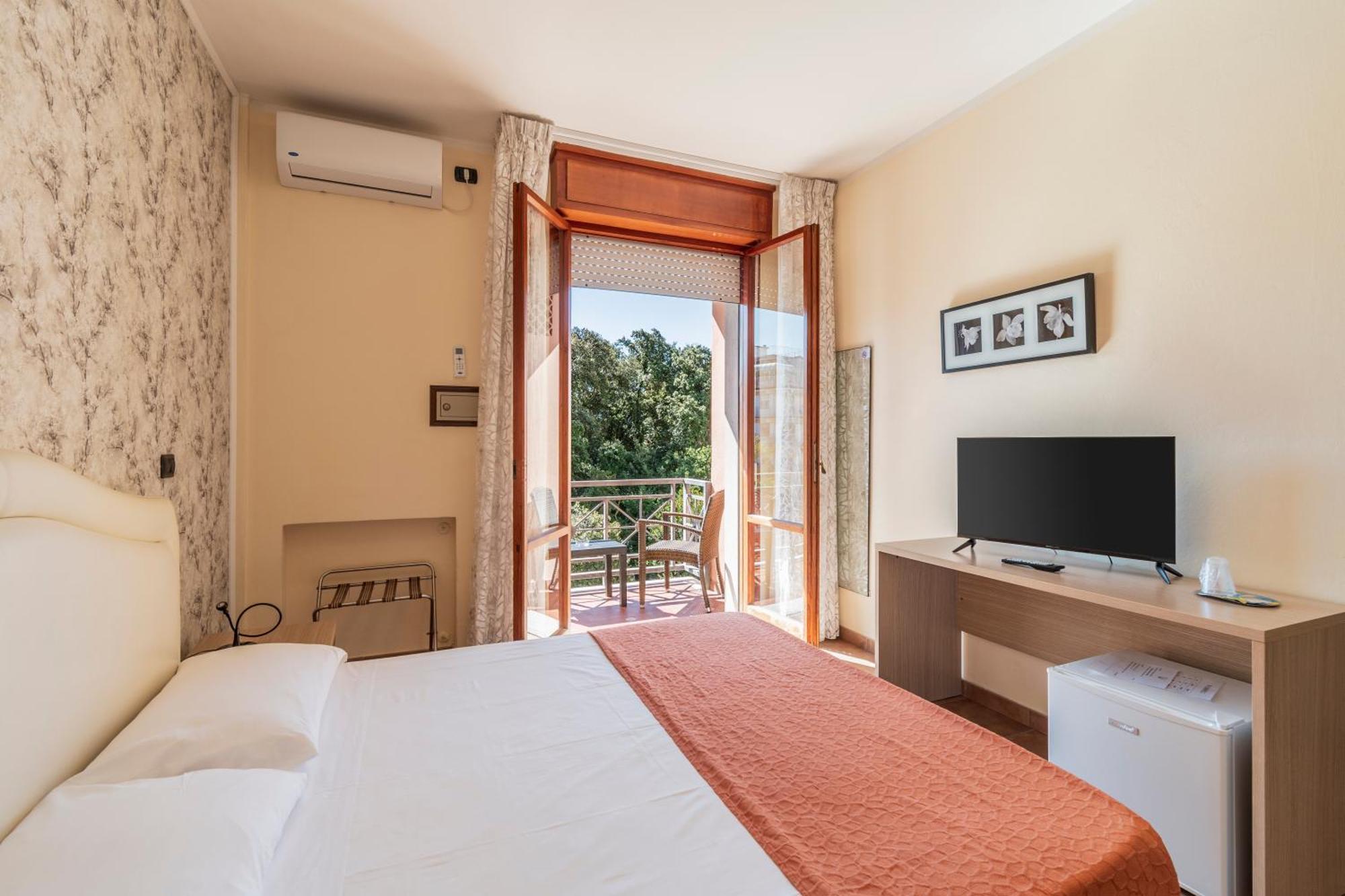 Hotel Gabrini Marina di Massa Dış mekan fotoğraf