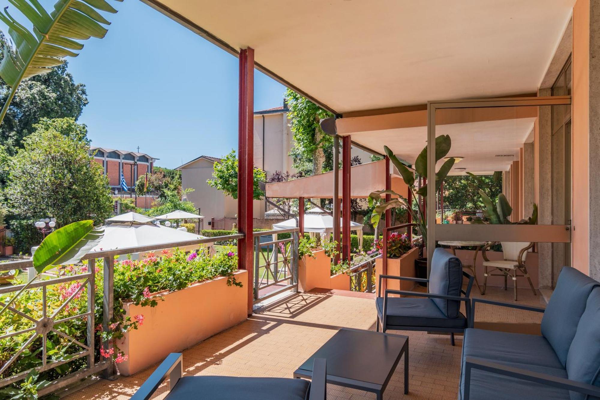 Hotel Gabrini Marina di Massa Dış mekan fotoğraf
