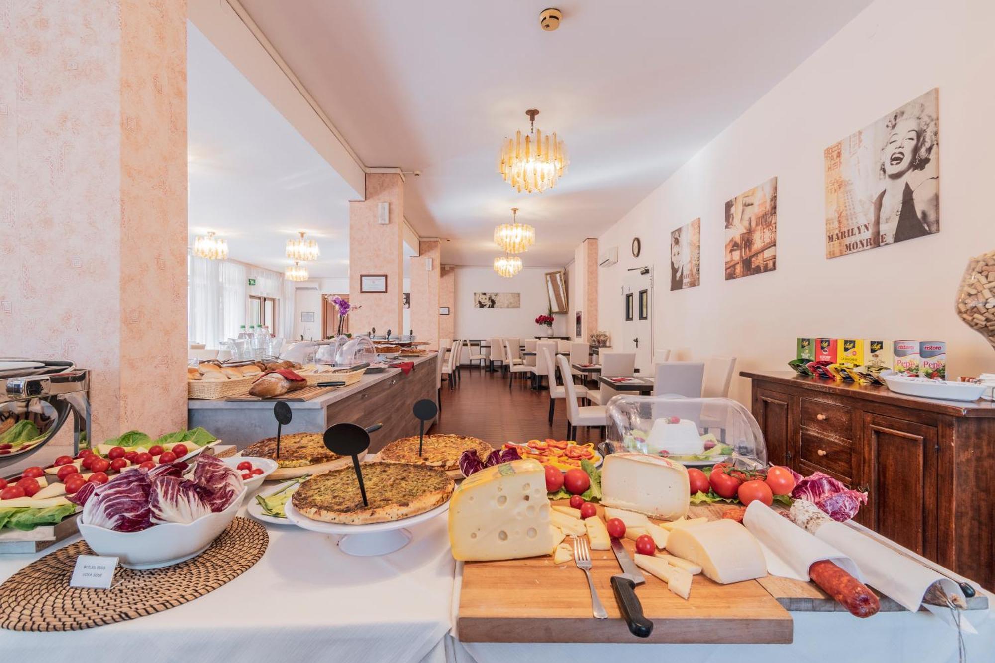 Hotel Gabrini Marina di Massa Dış mekan fotoğraf
