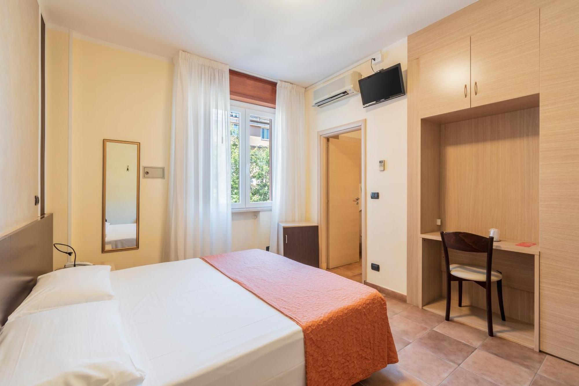 Hotel Gabrini Marina di Massa Dış mekan fotoğraf