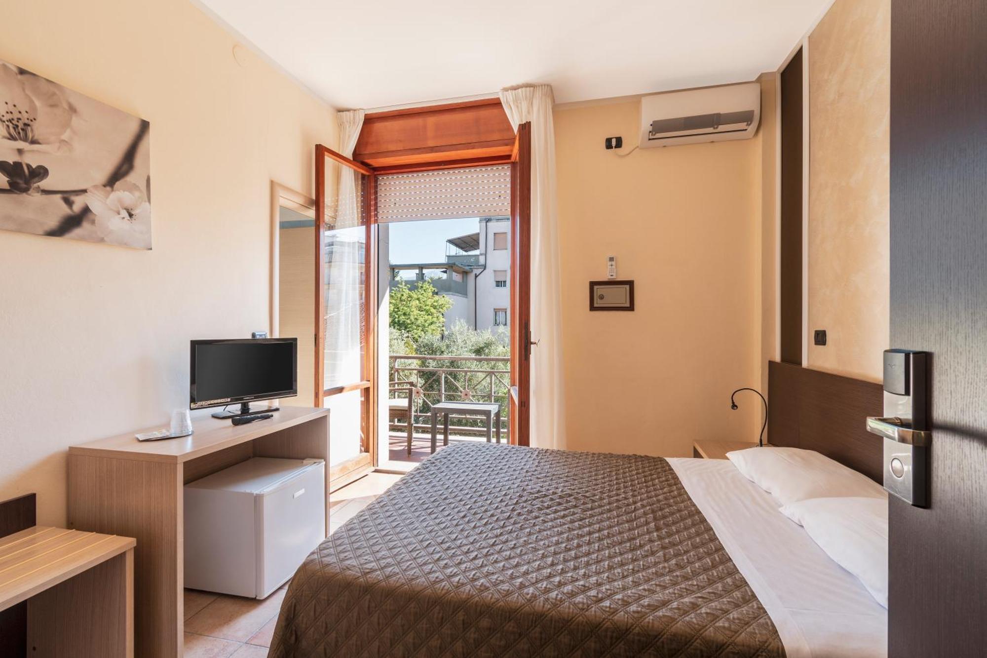 Hotel Gabrini Marina di Massa Dış mekan fotoğraf