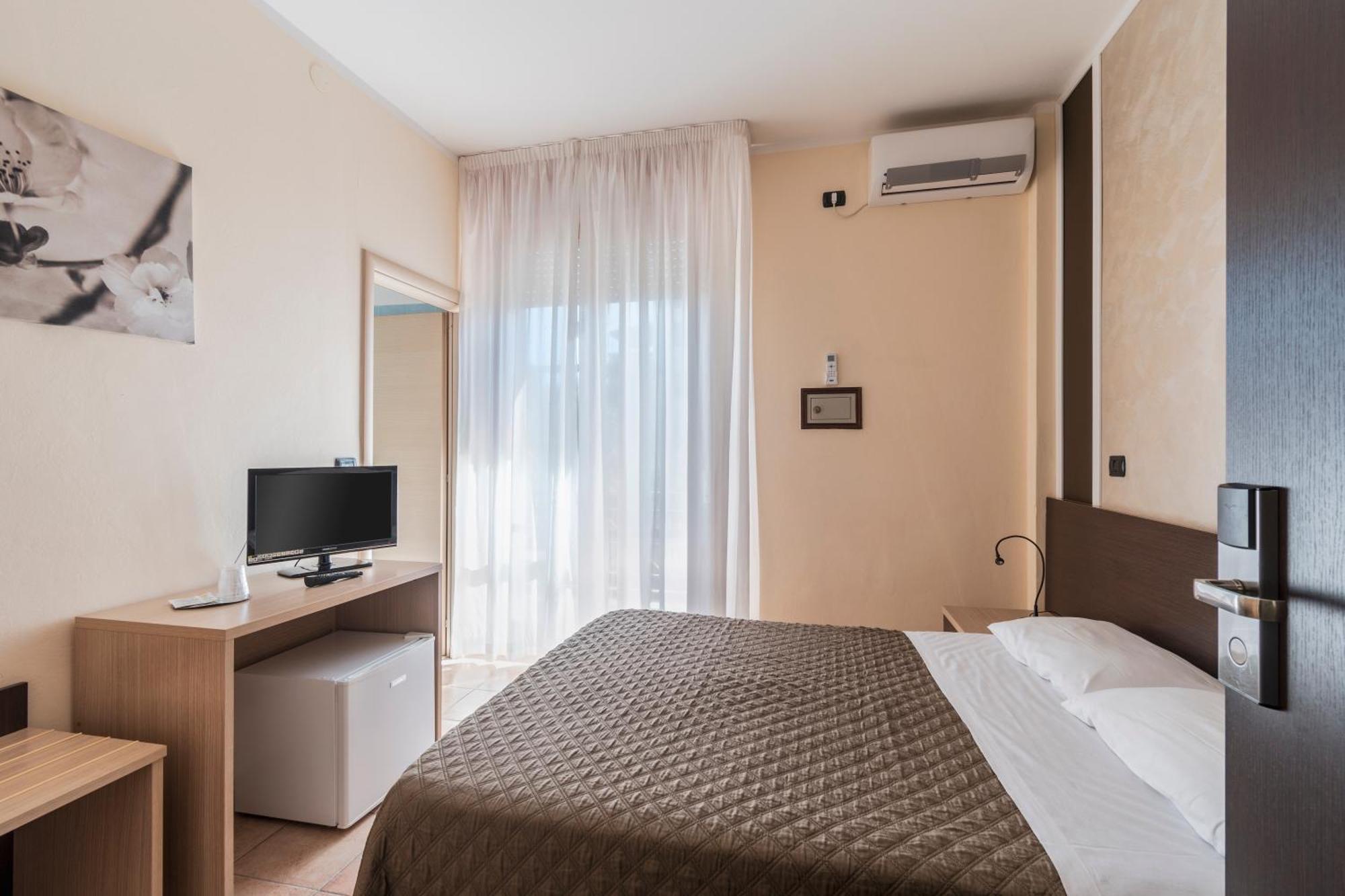 Hotel Gabrini Marina di Massa Dış mekan fotoğraf