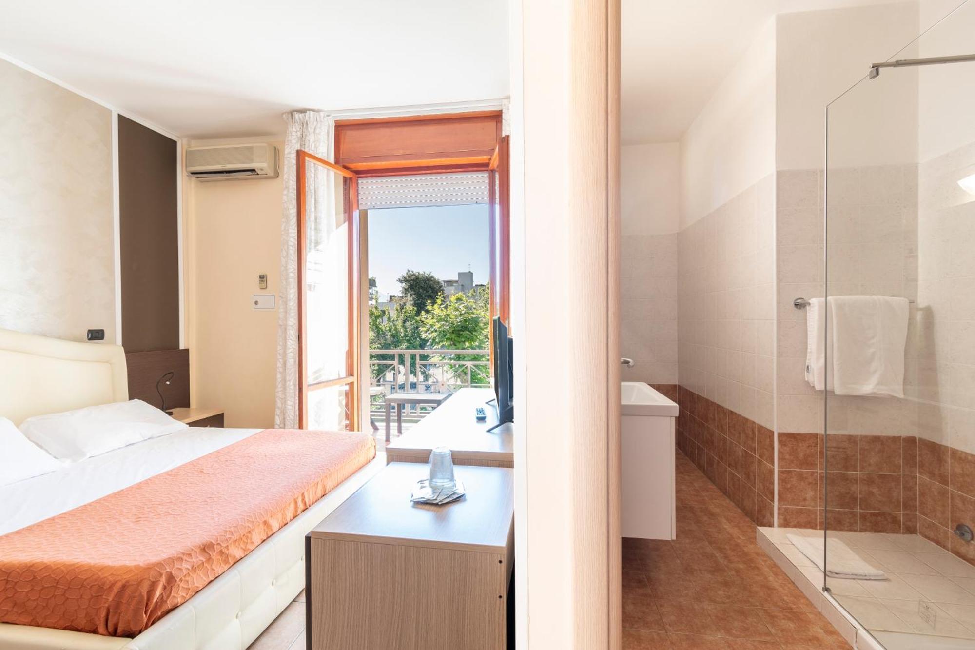 Hotel Gabrini Marina di Massa Dış mekan fotoğraf