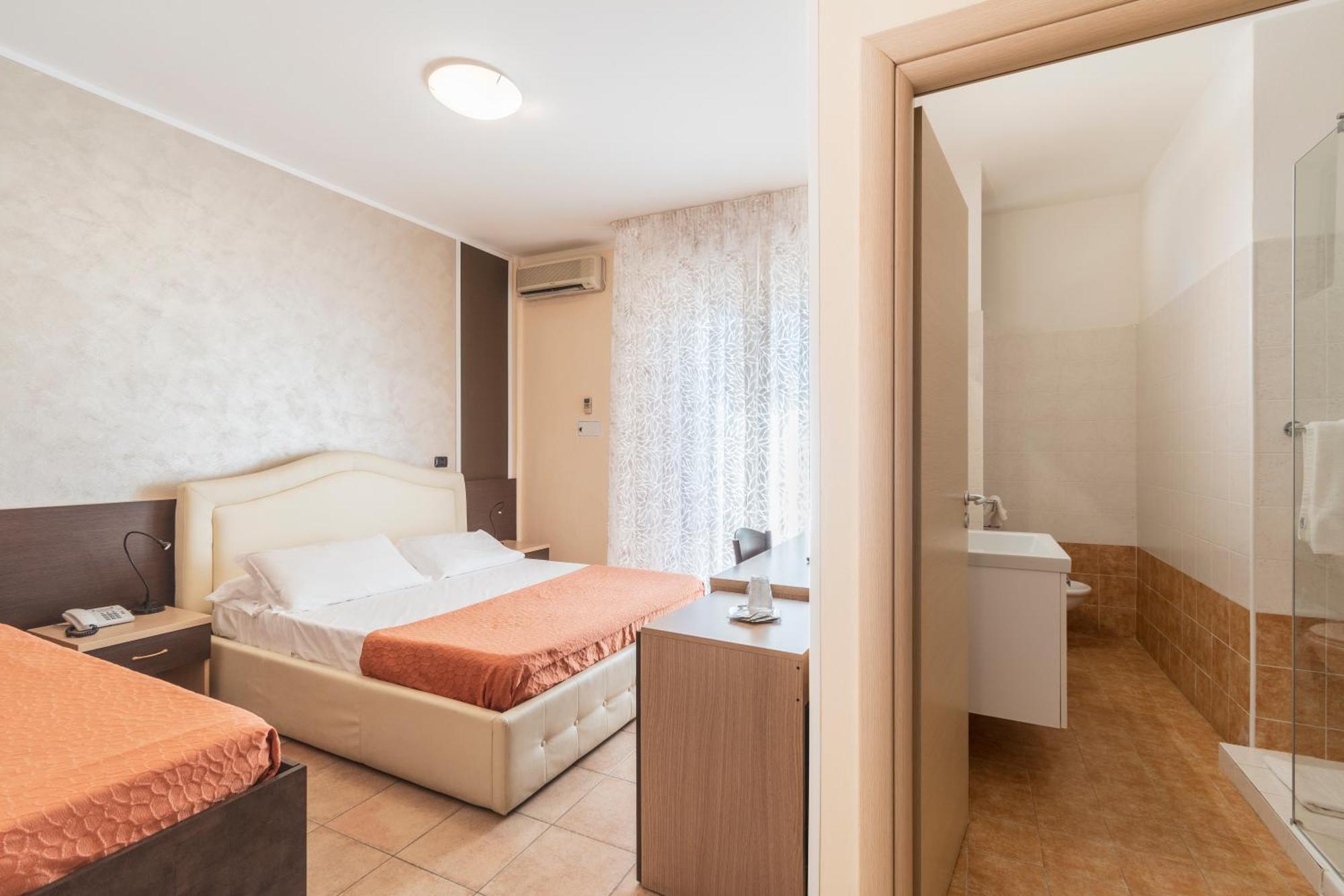 Hotel Gabrini Marina di Massa Dış mekan fotoğraf