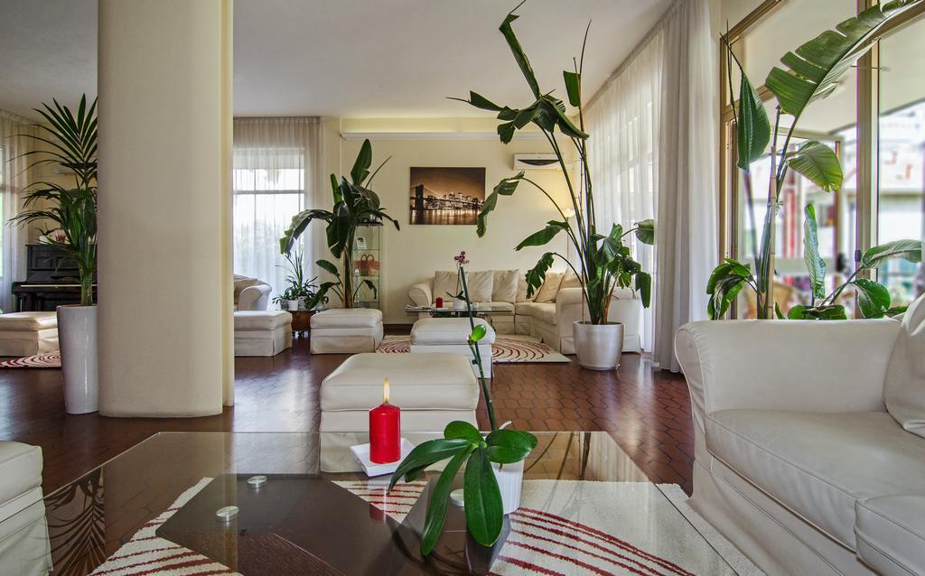 Hotel Gabrini Marina di Massa Dış mekan fotoğraf